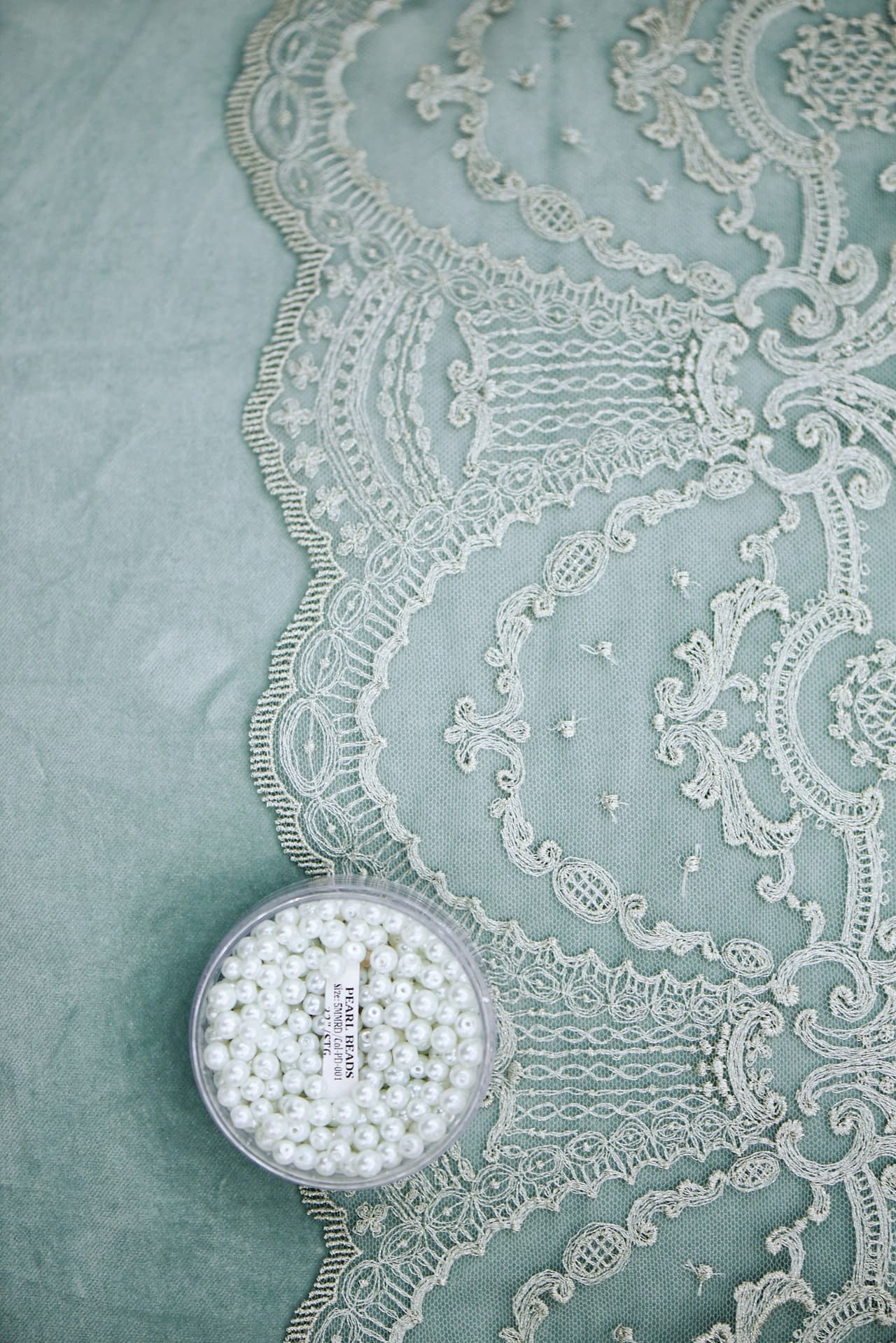 How to Choose Lace for Saree Borders — Golden, Pearl, Mirror Work & More